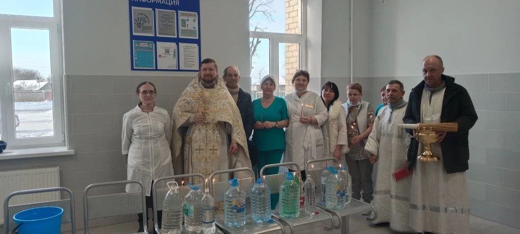 Настоятель храма Св. Серафима Саровского п. Красносельский, посетил местную поликлинику